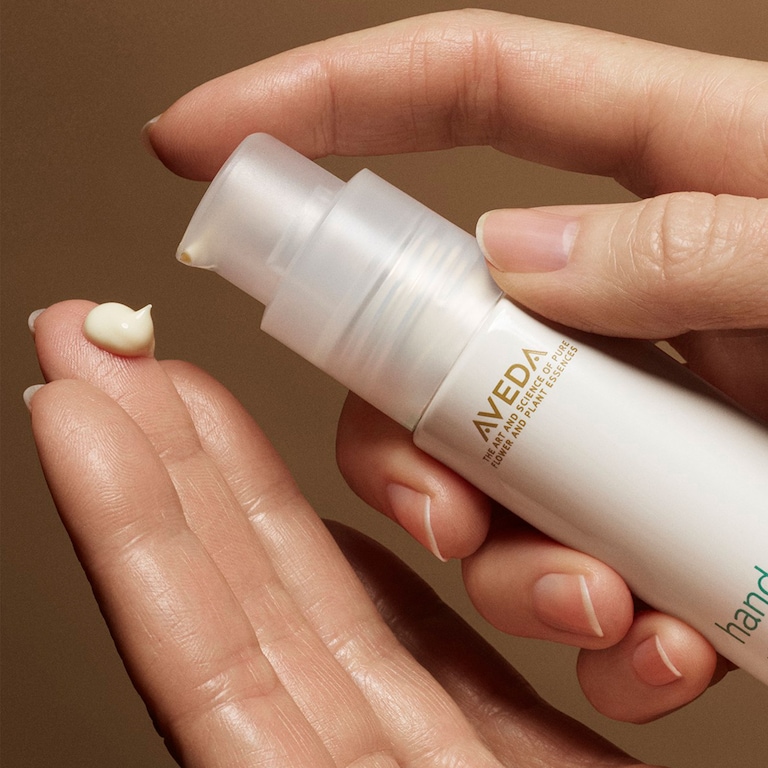 hand relief&trade; renewal serum