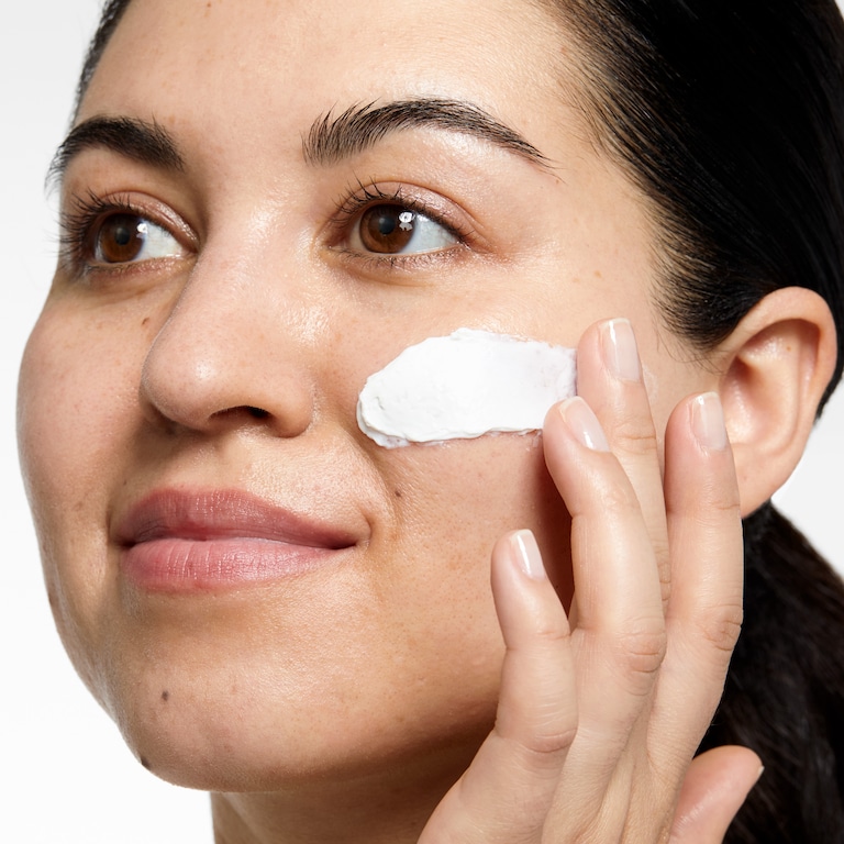 Superdefense™ Broad Spectrum SPF 25 Fatigue + 1st Signs Of Age Multi-Correcting Cream