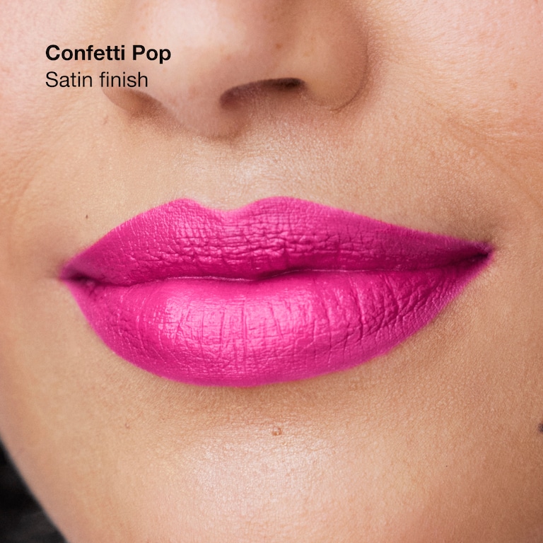 Clinique Pop&trade; Tartós ajakrúzs, Confetti Pop , 3.9g, Model, Medium Skin Tone