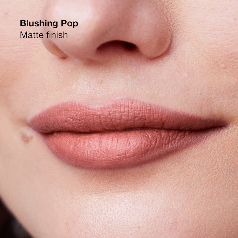 Clinique Pop&trade; Barra de labios de larga duración, Blushing Pop, 3.9g, Model, Light Skin Tone