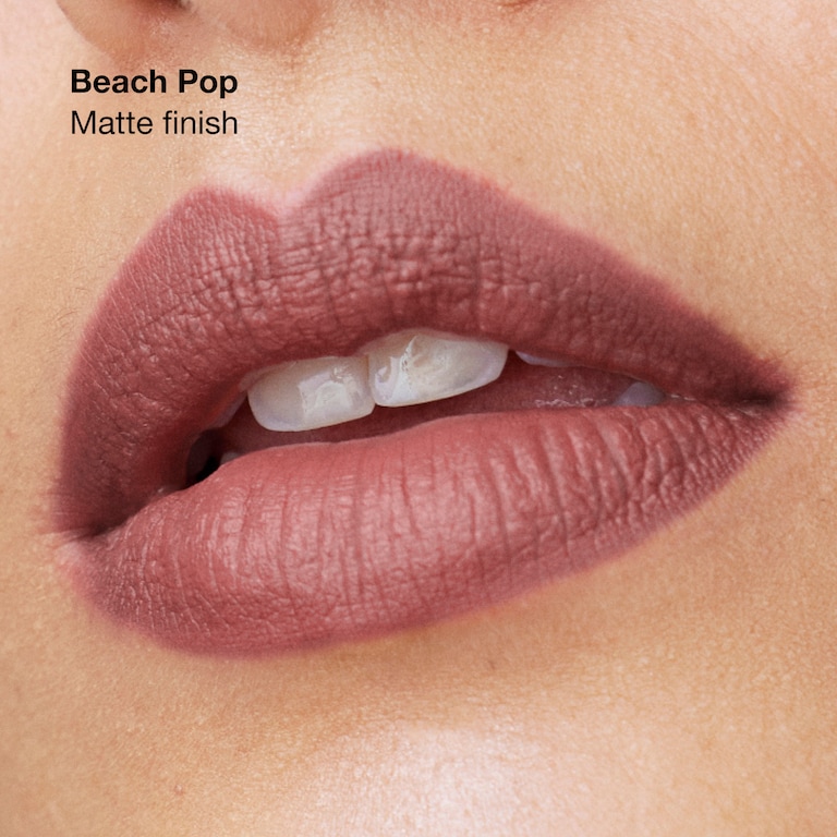 Clinique Pop&trade; Szminka o długotrwałym efekcie, Beach Pop , 3.9g, Model, Medium Skin Tone