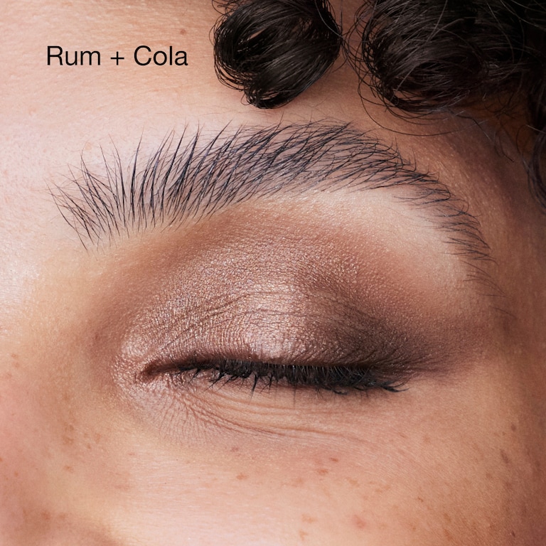 High Impact&trade; Ombre à paupières + Définisseur, Rum + Cola, 1.9g, Model, Medium Skin Tone