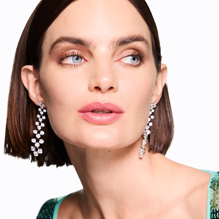 Les plus grands succès de Clinique : Coffret soins de la peau et maquillage, Model, light