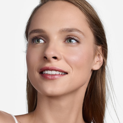 Beyond Perfecting™ Foundation + Concealer, 30.0 ml, CN 28 Ivory, CN 28, Model, light