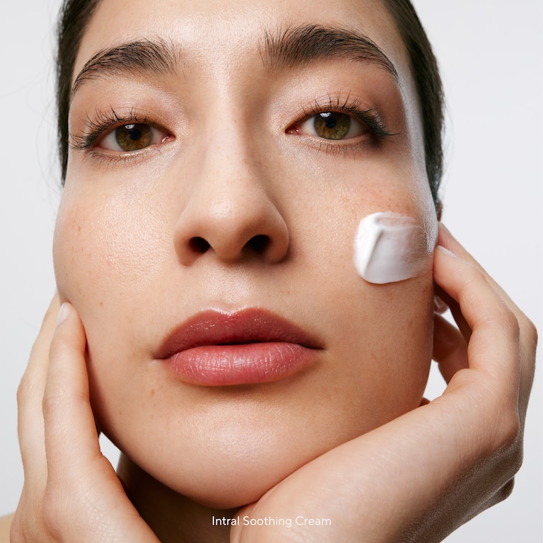 Intral The Essentials – Daily Protection, Model, light