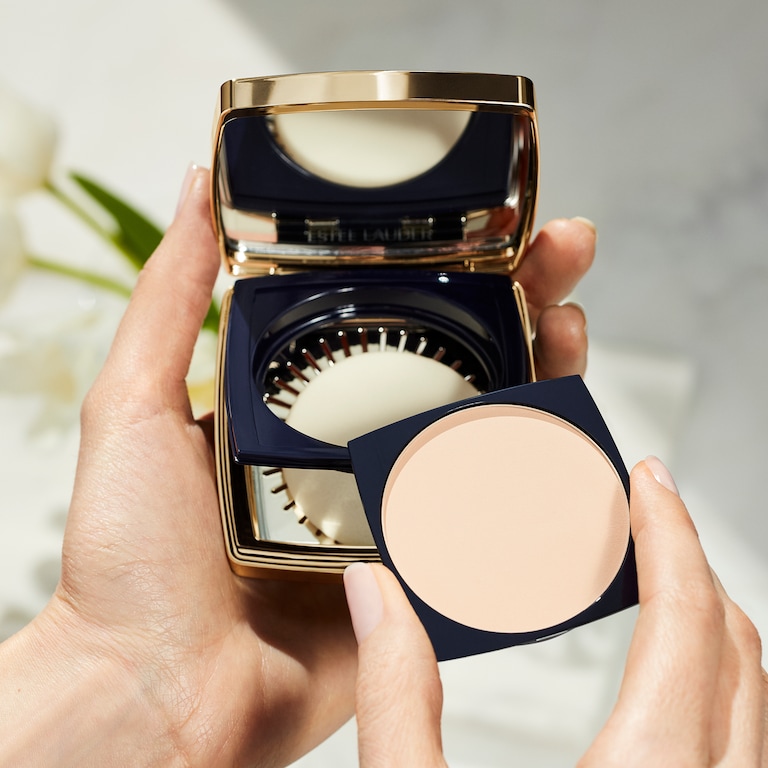Double Wear Stay-in-Place Matte Powder Foundation
