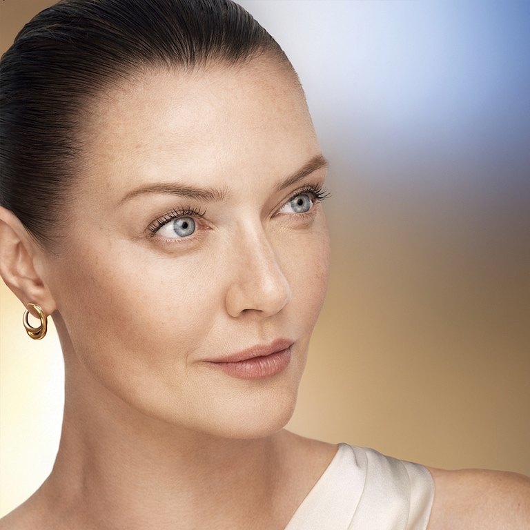 Revitalizing Supreme+ Sculpting Face Serum