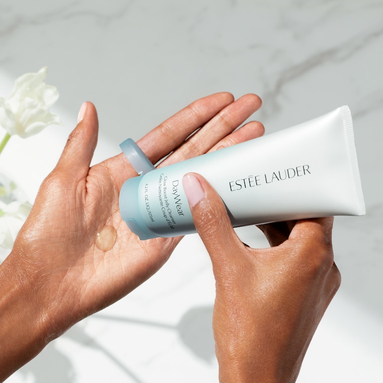 DayWear Glow Boost Gel Cleanser