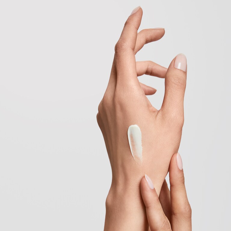 Re-Nutriv Intensive Smoothing Hand Creme