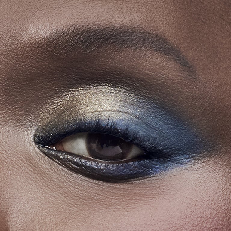The Essential Eyeshadow Quad, 4.0 g, Poolside, Model, deep