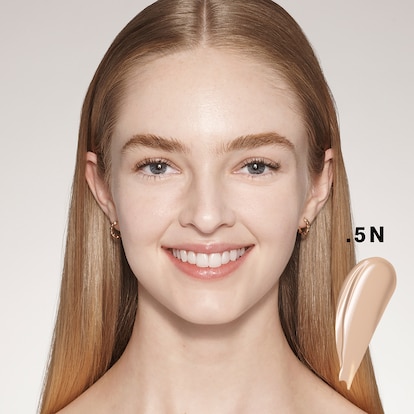 Futurist Soft Touch Brightening Skincealer Concealer, 6.0 ml, 0.5N, Model, light