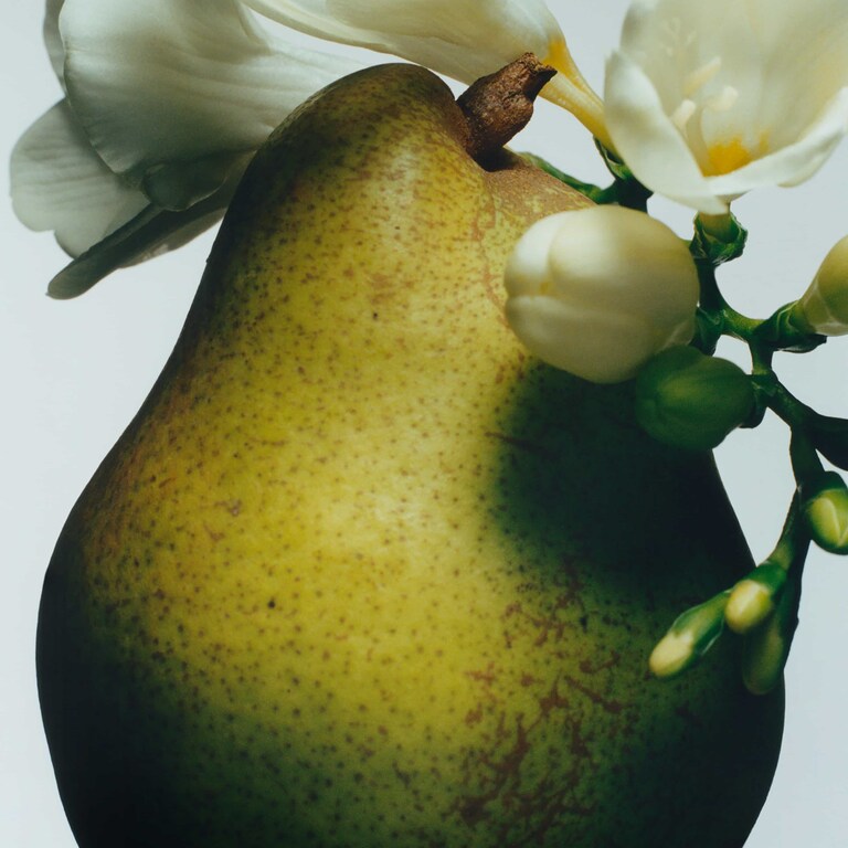 English Pear & Freesia Reed Diffuser, 165.0 ml, Alt