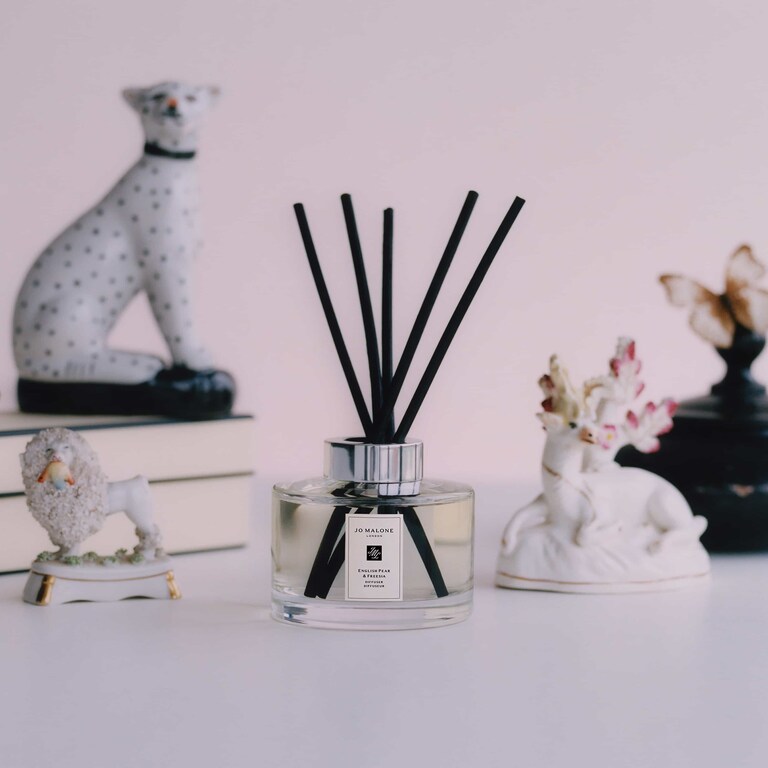 English Pear & Freesia Reed Diffuser, 165.0 ml, Alt