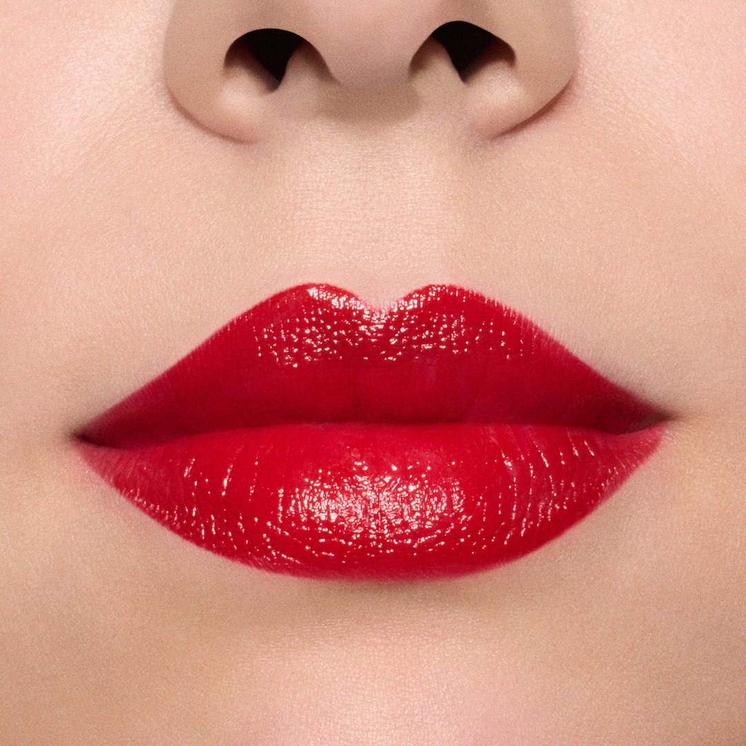M·A·Cximal Sleek Satin Lipstick / Holiday, Ruby Woo-La-La, 3.5g
