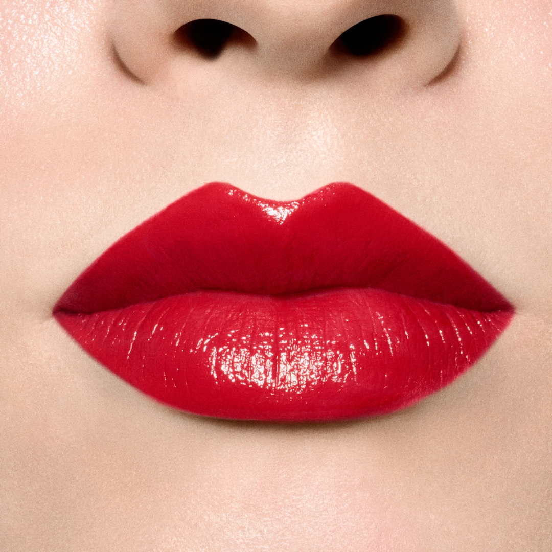 M·A·Cximal Sleek Satin Lipstick / Holiday, Ruby Woo-La-La, 3.5g