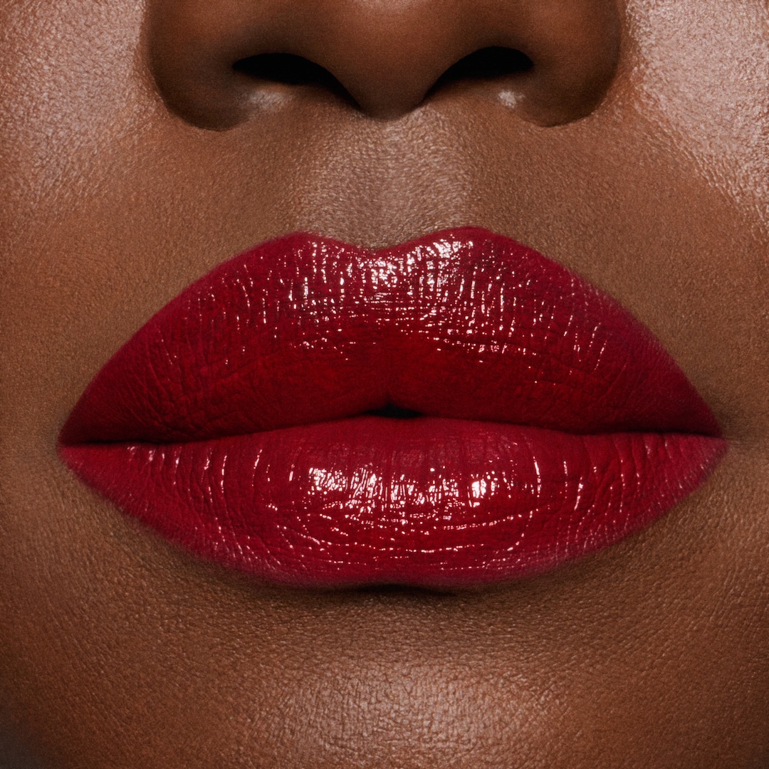 M·A·Cximal Sleek Satin Lipstick / Holiday, Ruby Woo-La-La, 3.5g