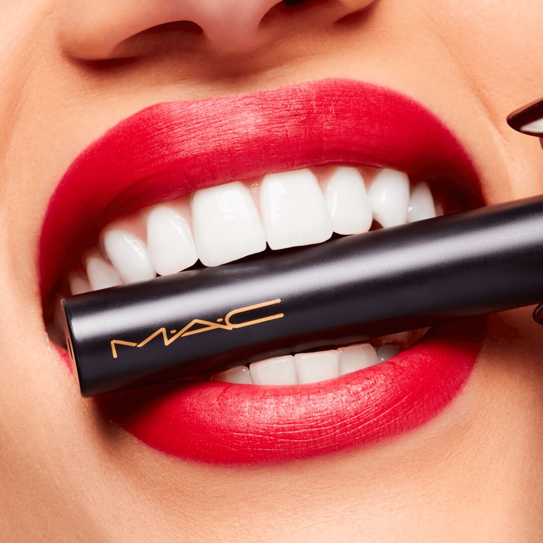 Batom Matte Hidratante Powder Kiss Velvet Blur Slim Stick, Ruby New, 2g