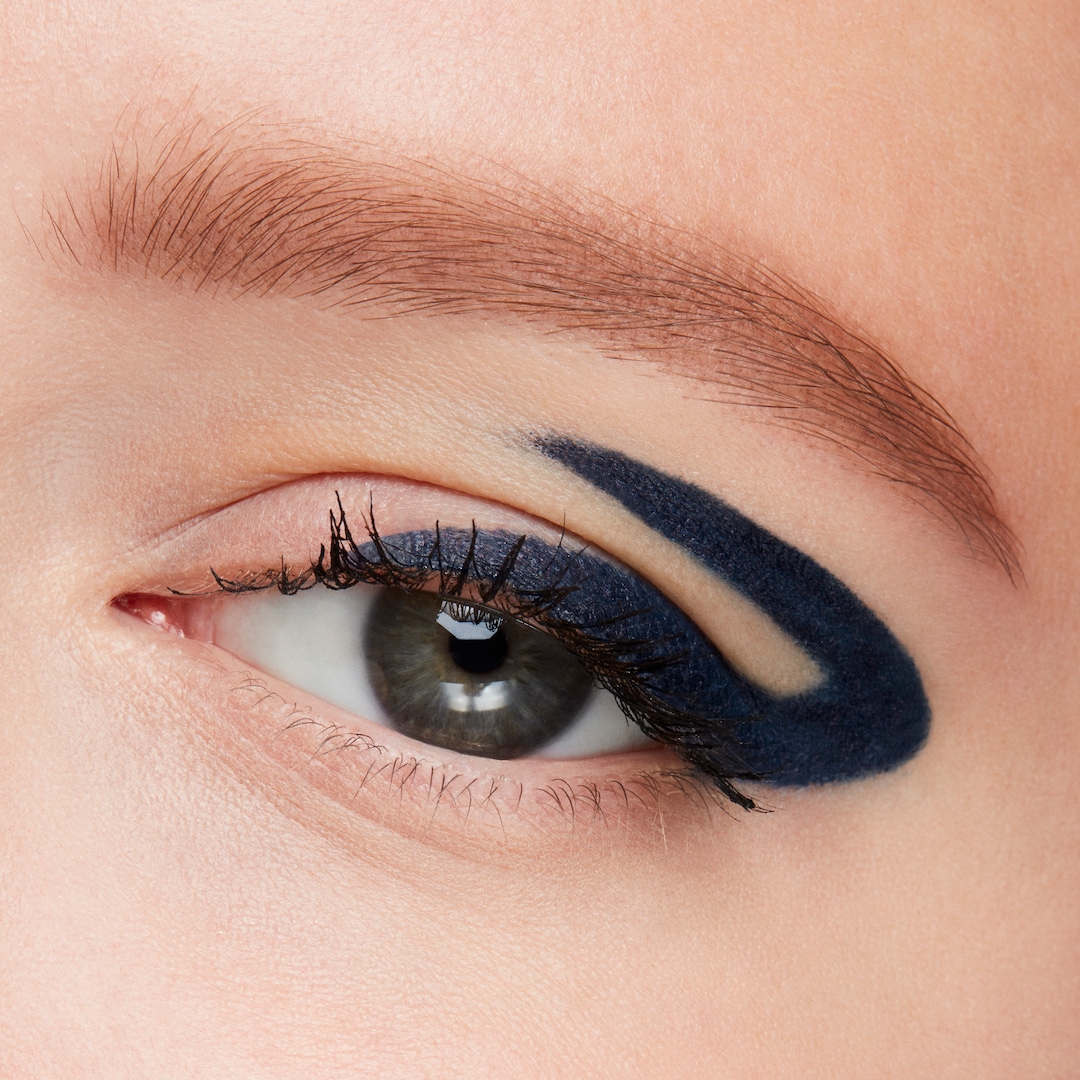 Lápis Delineador de Olhos em Gel M·A·C Colour Excess