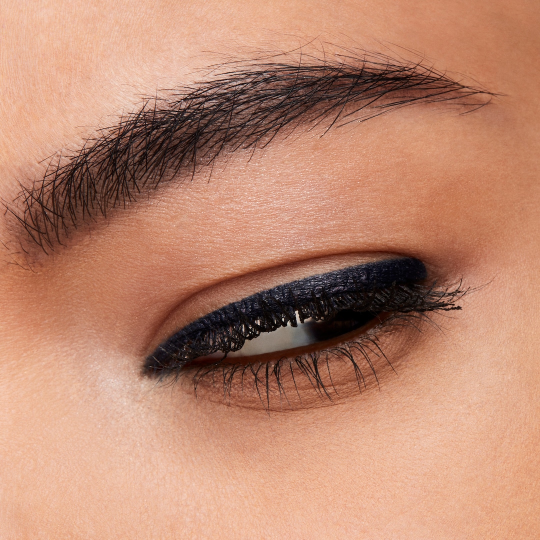 Lápis Delineador de Olhos em Gel M·A·C Colour Excess