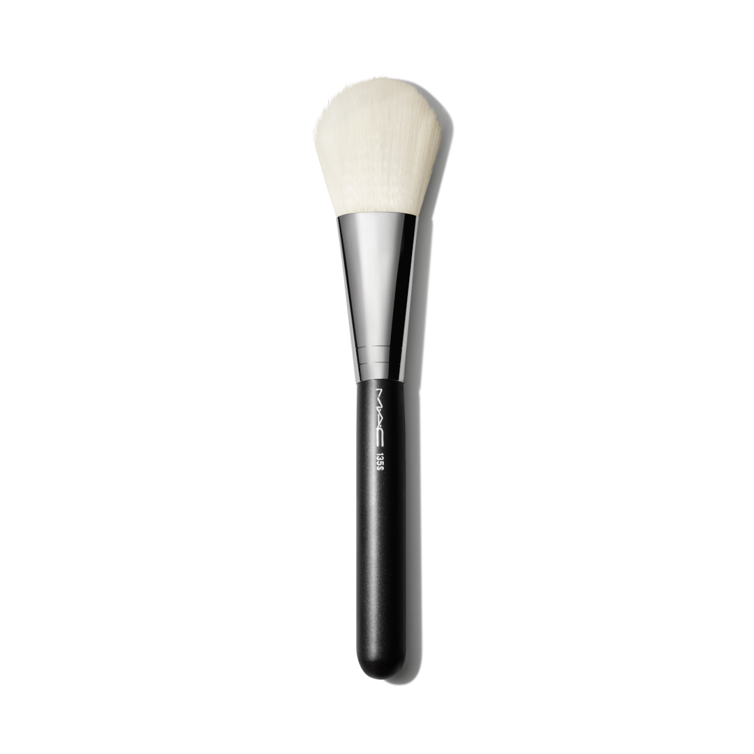 135 Synthetic Large Flat Powder Brush