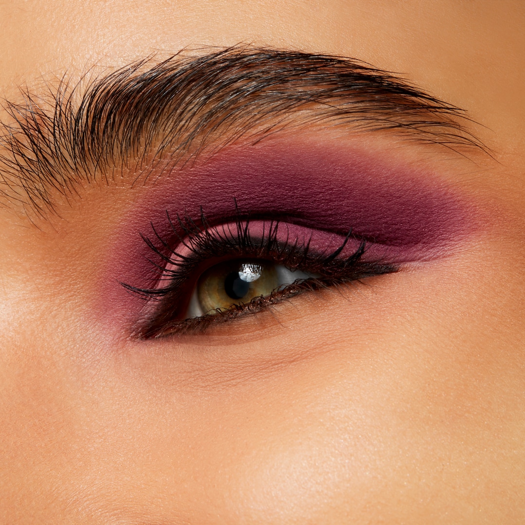 Powder Kiss Soft Matte Eye Shadow Pro Palette, Lens Blur, 1.5 g / .05 oz.