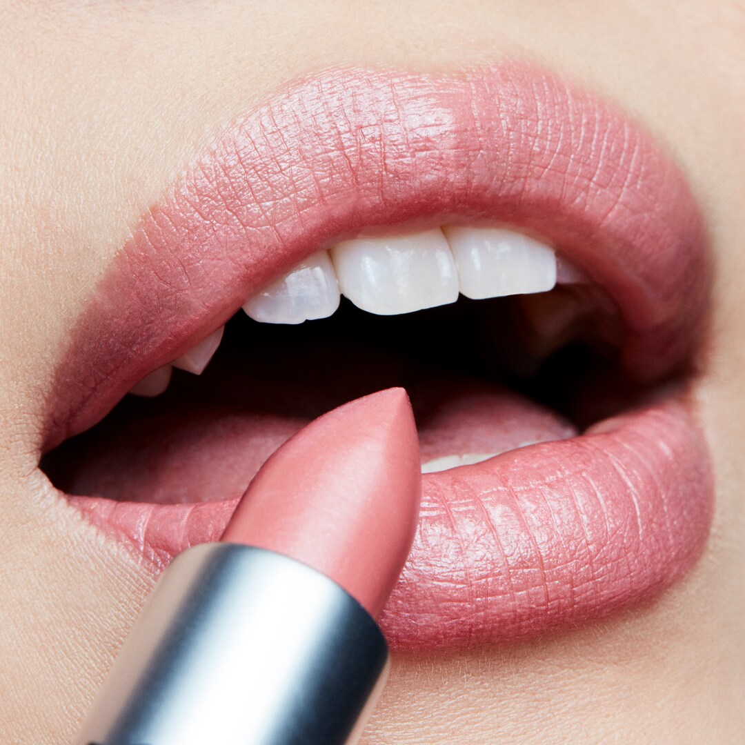 mac yash lipstick on fair skin - Vanitynoapologies