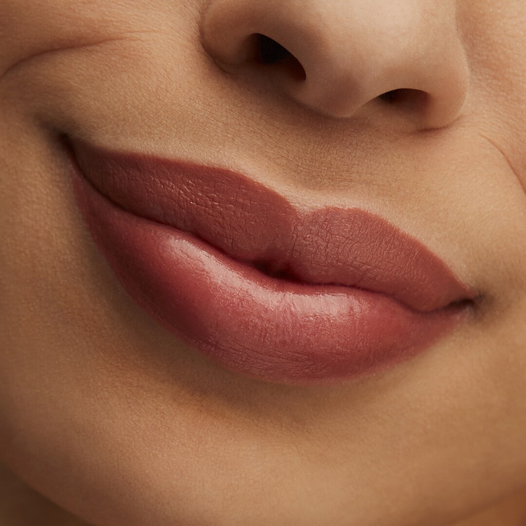 口紅 HUGME LUSTREGLASS Lustreglass Sheer-Shine Lipstick | MAC Cosmetics