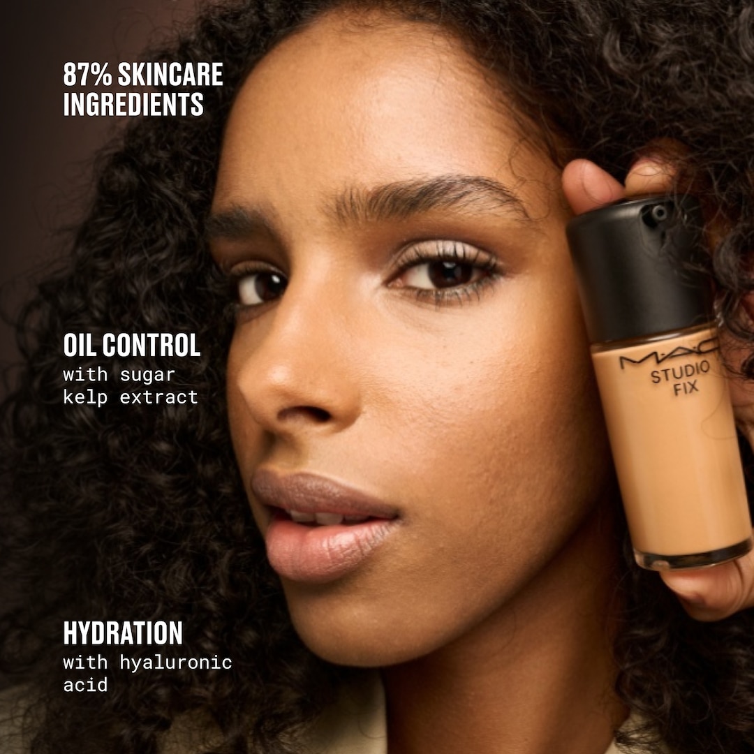 Studio Fix Fluid SPF 15 24HR Matte Foundation + Oil Control