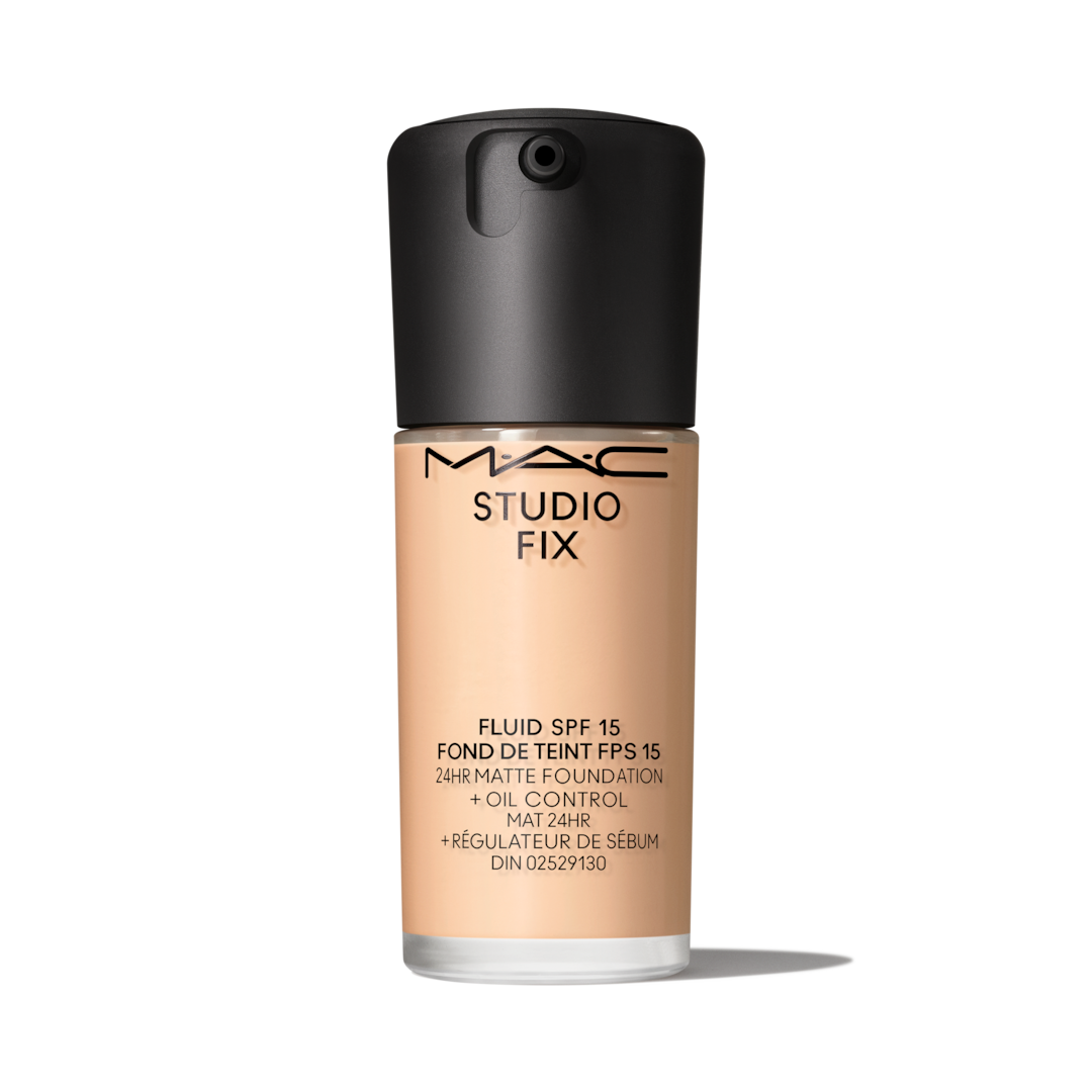 MAC Cosmetics - Studio Fix Fluid SPF 15 24HR Matte Foundation + Oil Control - NC16