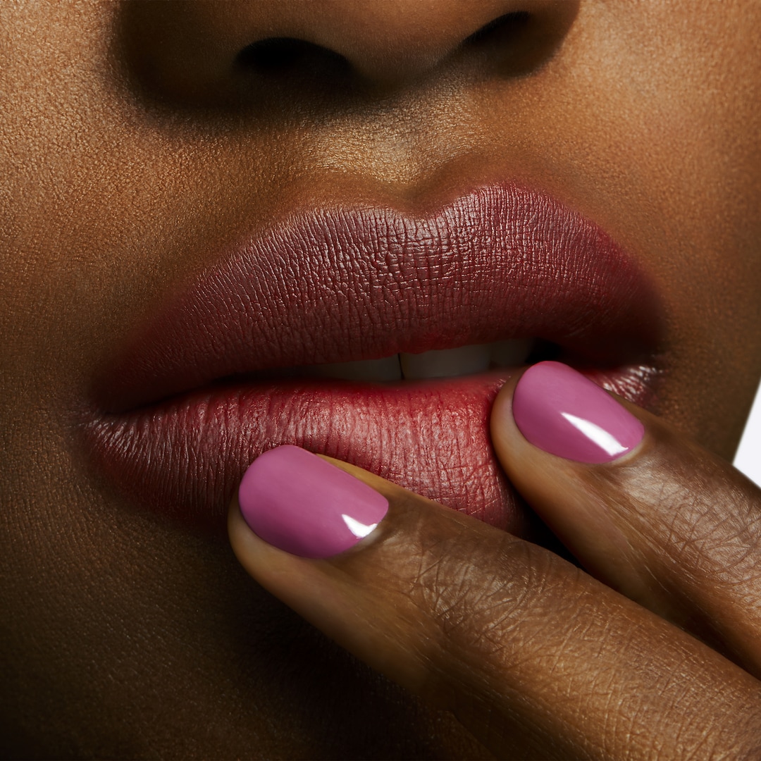 Labial Powder Kiss, Dubonnet Buzz, 3g