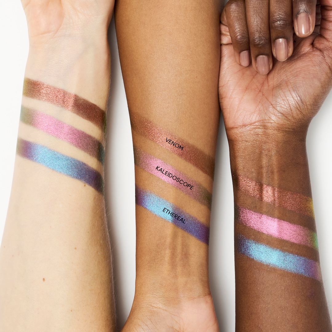 Shadeshift Chrome Eyeshadow, Venom, 1g