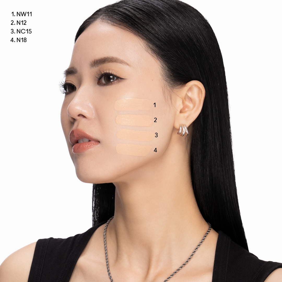 Studio Fix Cushion Compact SPF 50 / PA+++ in Silver (Limited Edition)