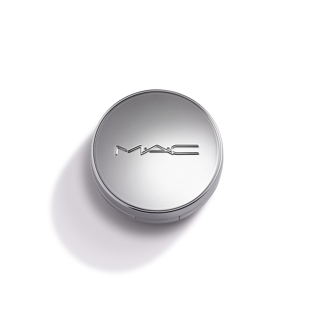 Studio Fix Cushion Compact SPF 50 / PA+++ in Silver (Limited Edition)