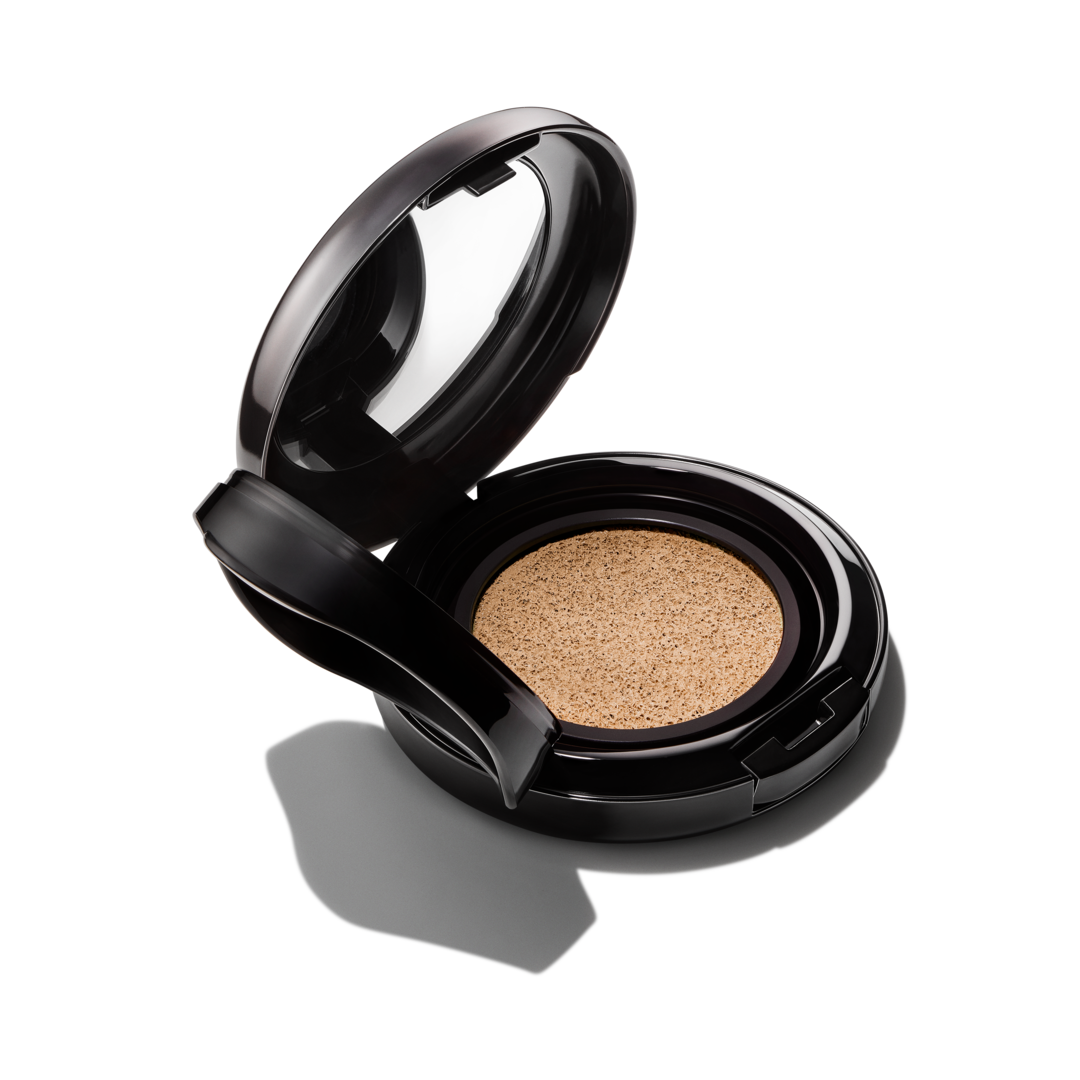 Studio Perfect SPF 50 / PA++ Hydrating Cushion Compact