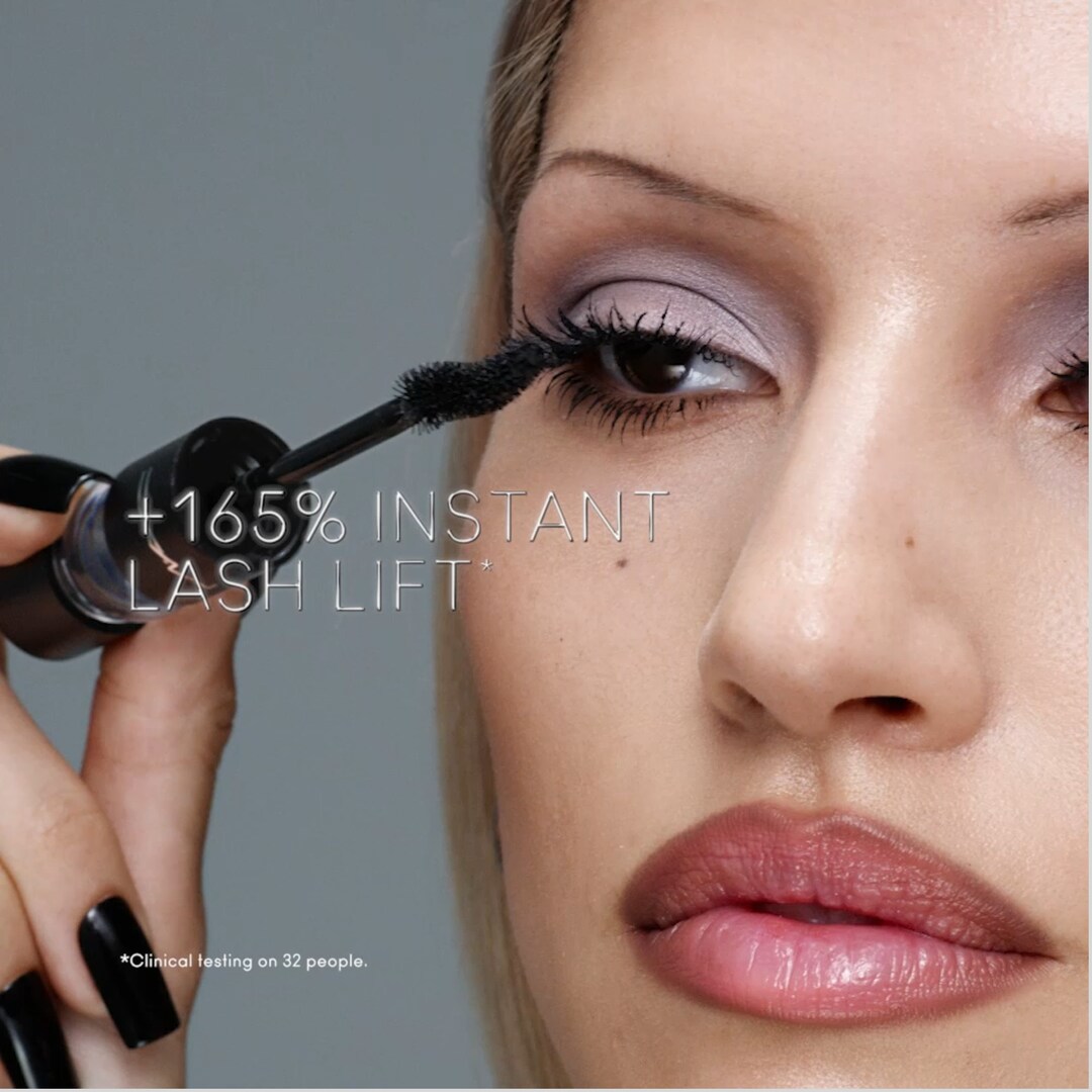 M·A·C STACK ELEVATED MASCARA