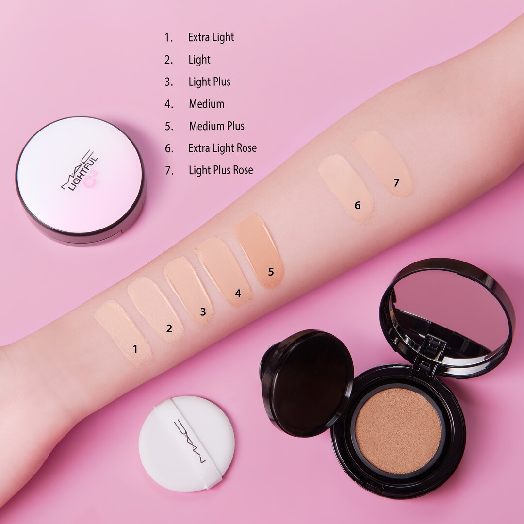 LIGHTFUL C3 QUICK FINISH CUSHION COMPACT SPF 50 / PA++++ WITH LIGHT-DIFFUSING COMPLEX