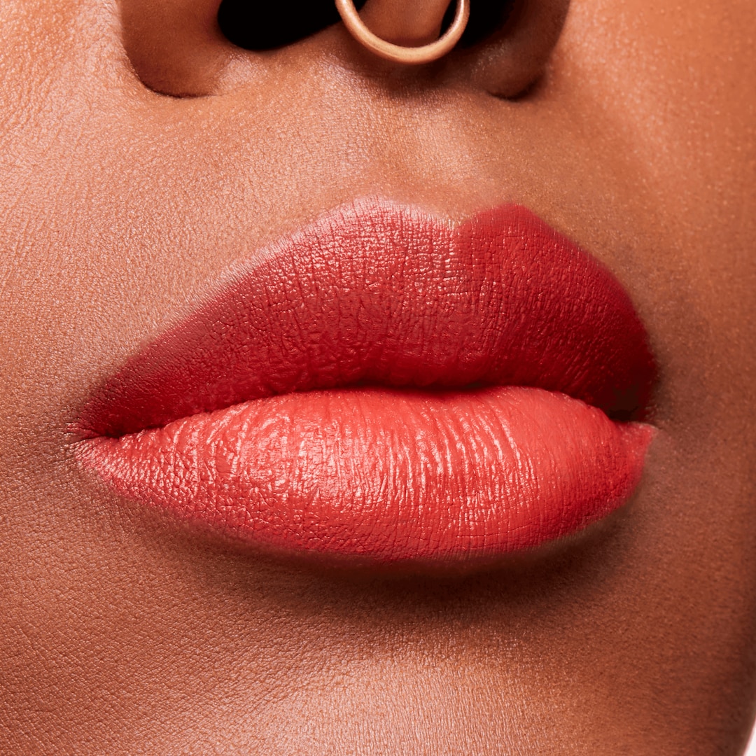 POWDER KISSVELVET BLUR SLIM STICK
