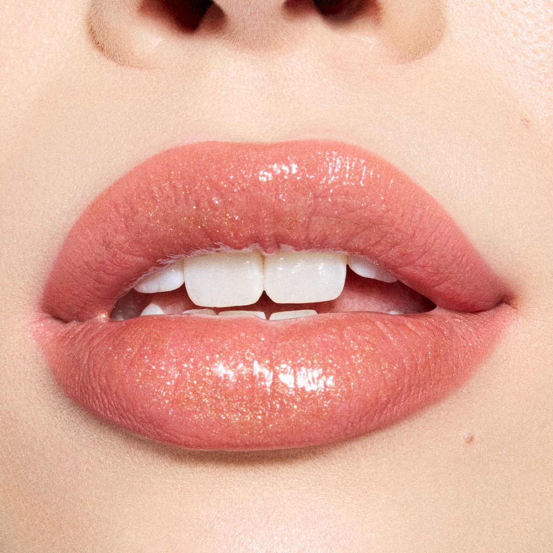 Spring For Teddy Lip Trio 베스트셀러 누드 쉐이드로 구성된 맥시멀 실키 매트 립스틱, 립 펜슬, 립글라스를 특별한 혜택으로 만나볼 수 있는 한정판 립 콤보., 벨벳 테디, 벨벳 테디, 오 베이비