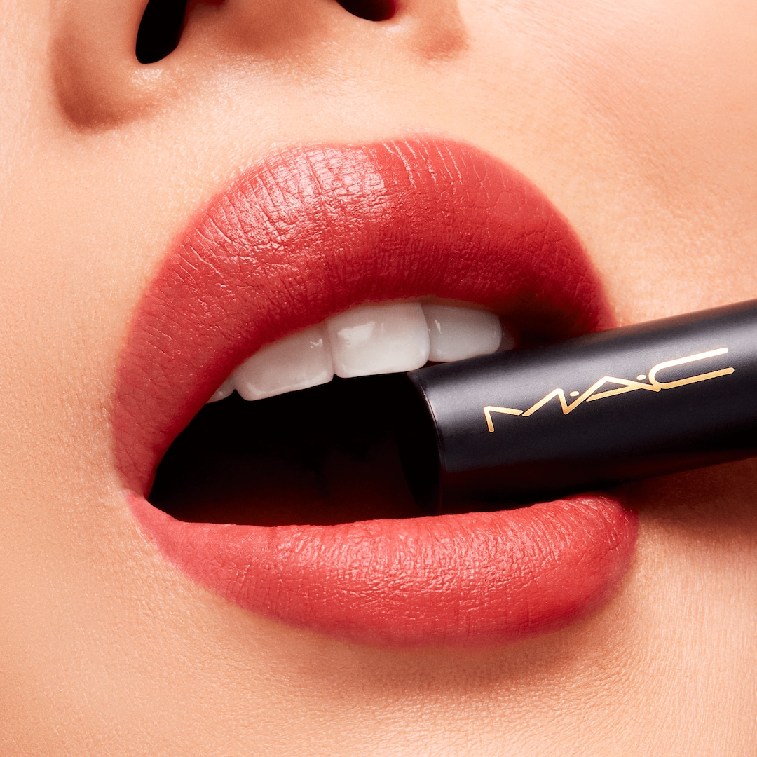 Labial Powder Kiss Velvet Blur Slim Stick, sweet cinnamon