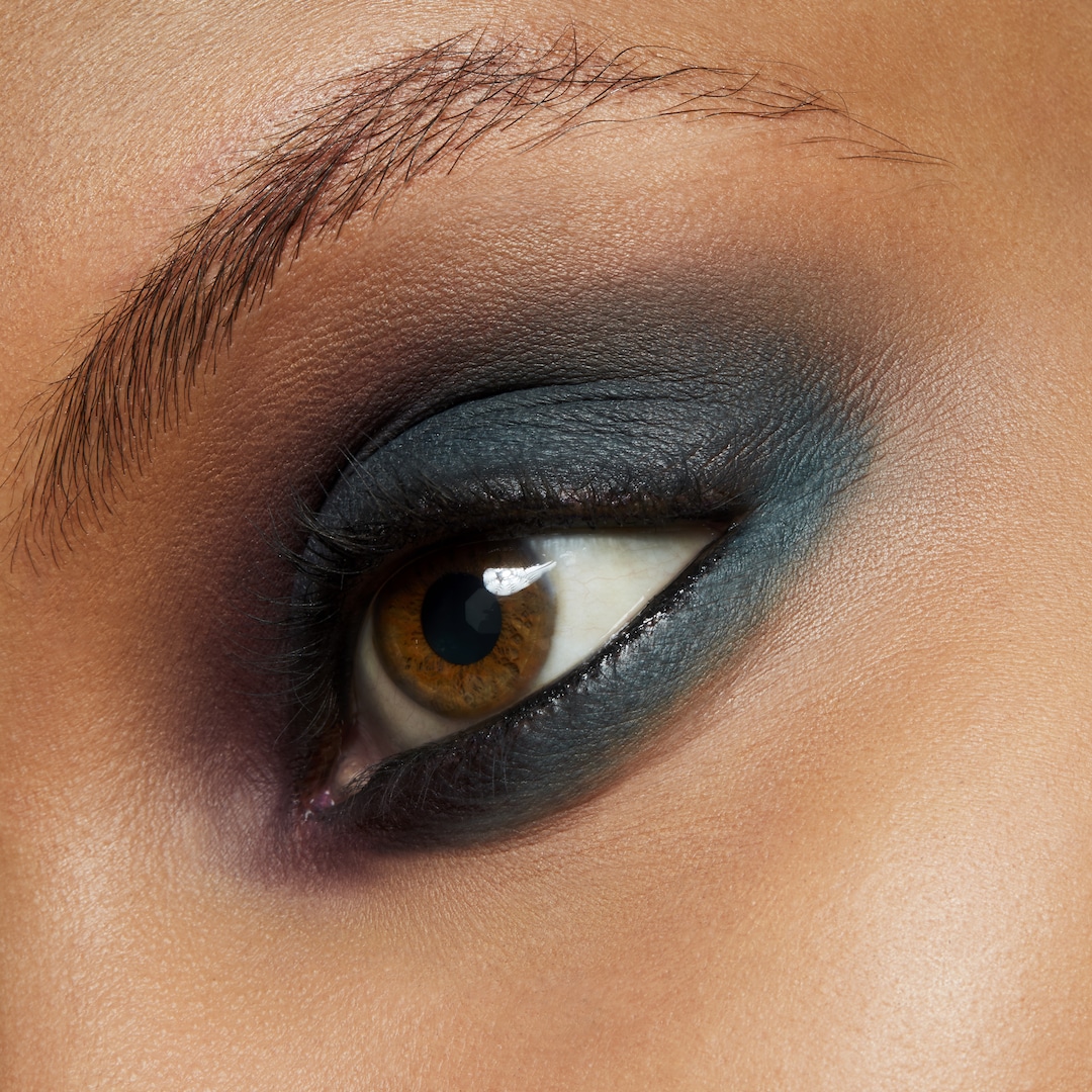 Sombra Matte Powder Kiss Soft Matte Eye Shadow Pro Palette