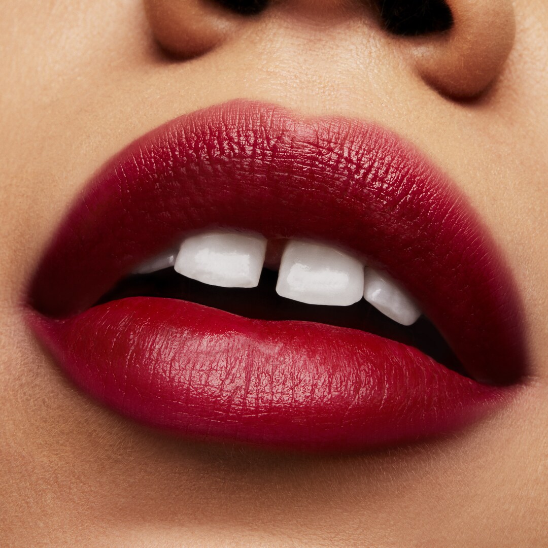 Помада для губ MAC Губная помада Love Me Lipstick