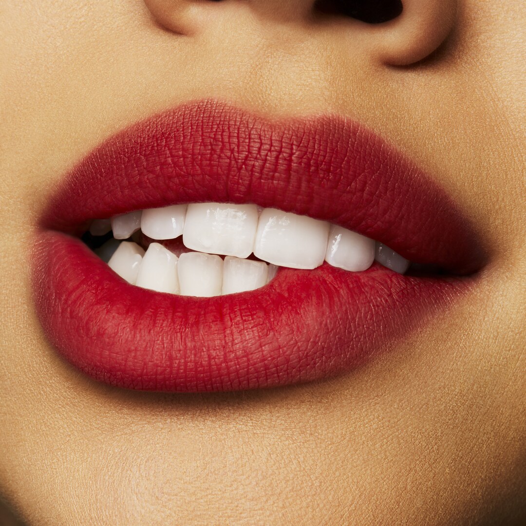 MAC 絲柔粉霧唇膏｜磚紅辣椒色/蜜桃色| MAC Cosmetics台灣官網