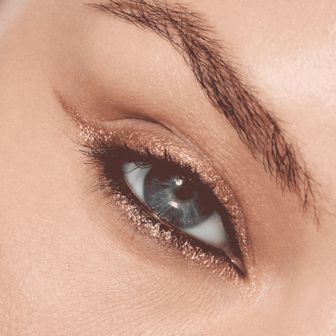 Dazzleshadow Liquid Eye Shadow