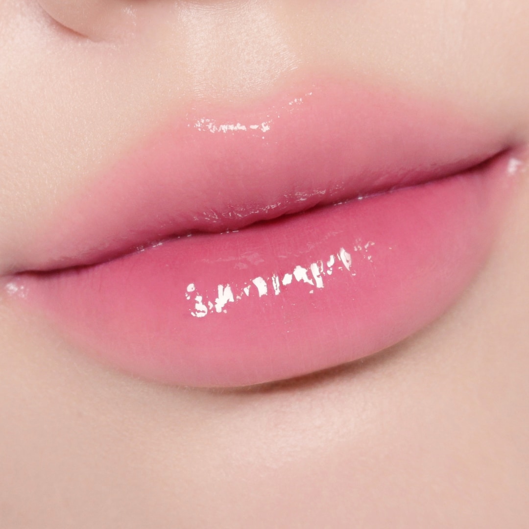 Lusteglass Stainglass Lip Tint 超水感持色鏡光唇釉, 945 初戀粉光 Sneaky Pink