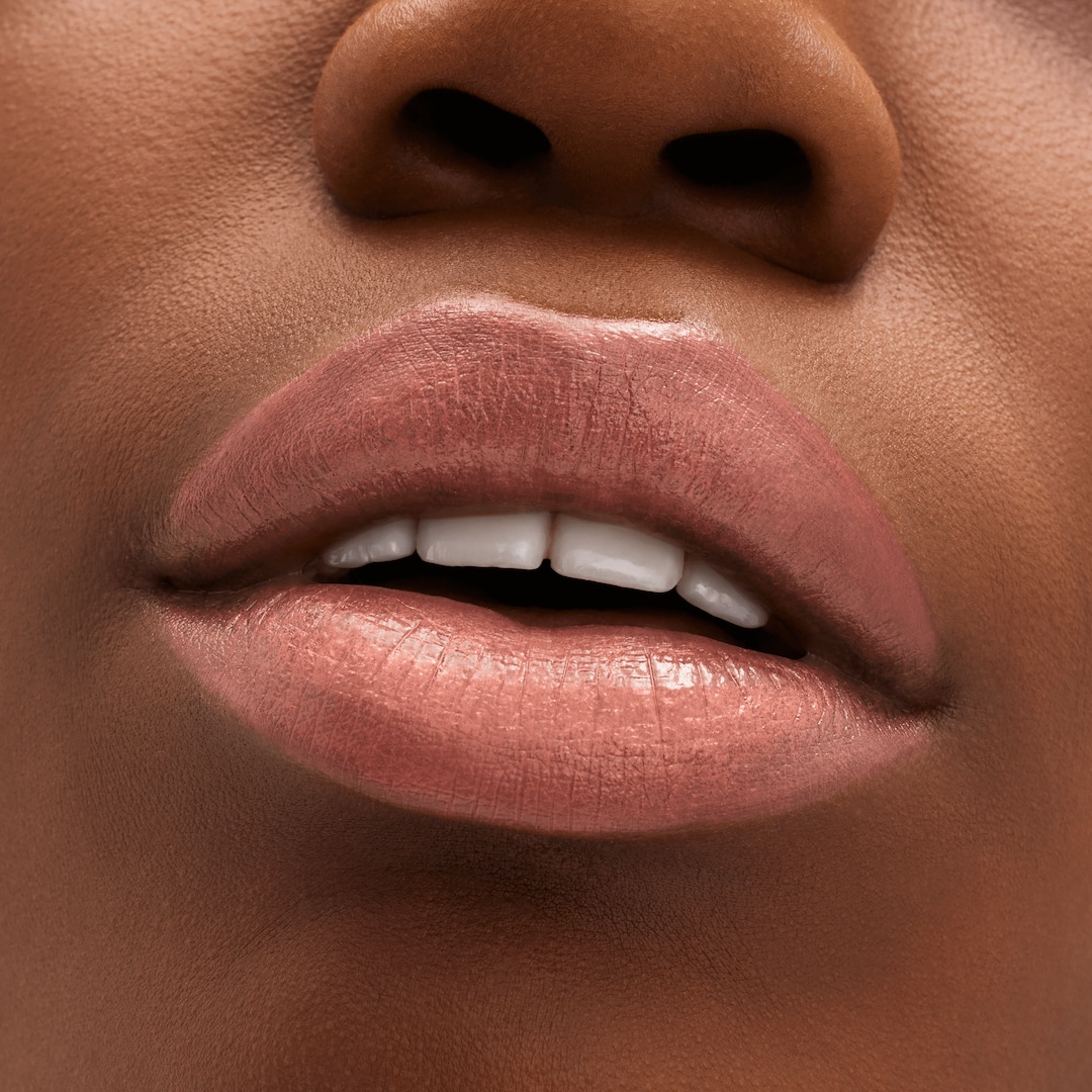 LUSTREGLASS SHEER-SHINE LIPSTICK / LOVESTRUCK LUCK 熾愛之心限量系列-超水感持色水唇膏, Luck Has It 短效品 效期: 2026/7/1, 3G