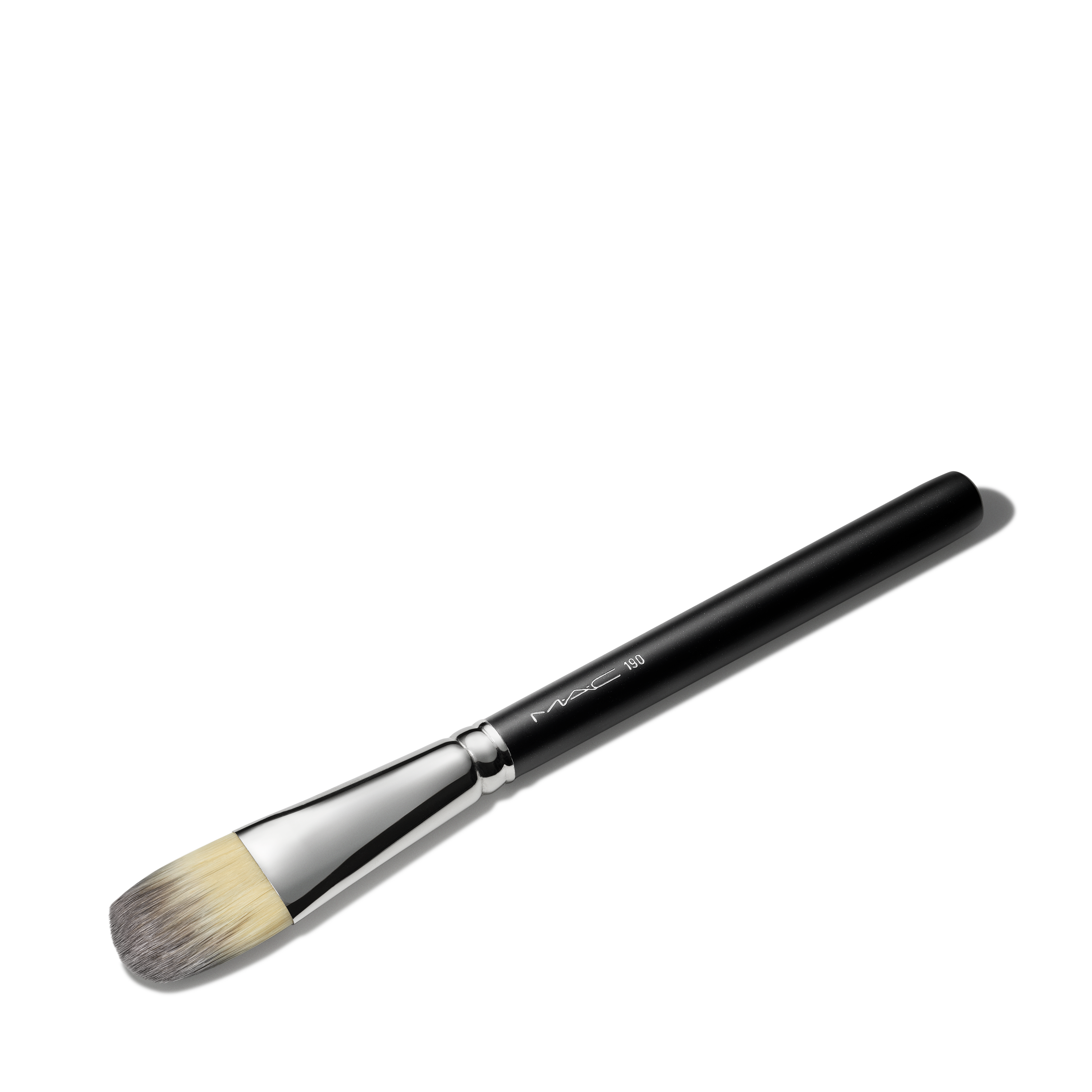 M·A·C 190 Foundation Brush - Thumbnail 3