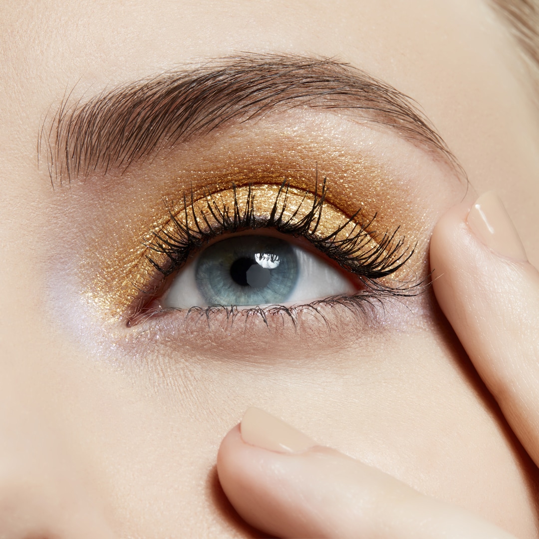 Single Eyeshadows | Omega, Shroom & More | MAC Cosmetics