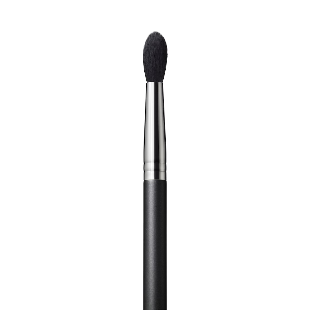 rytme Syd Vær venlig M∙A∙C 240S Large Tapered Blending Brush | M∙A∙C Cosmetics | MAC Cosmetics -  Official Site