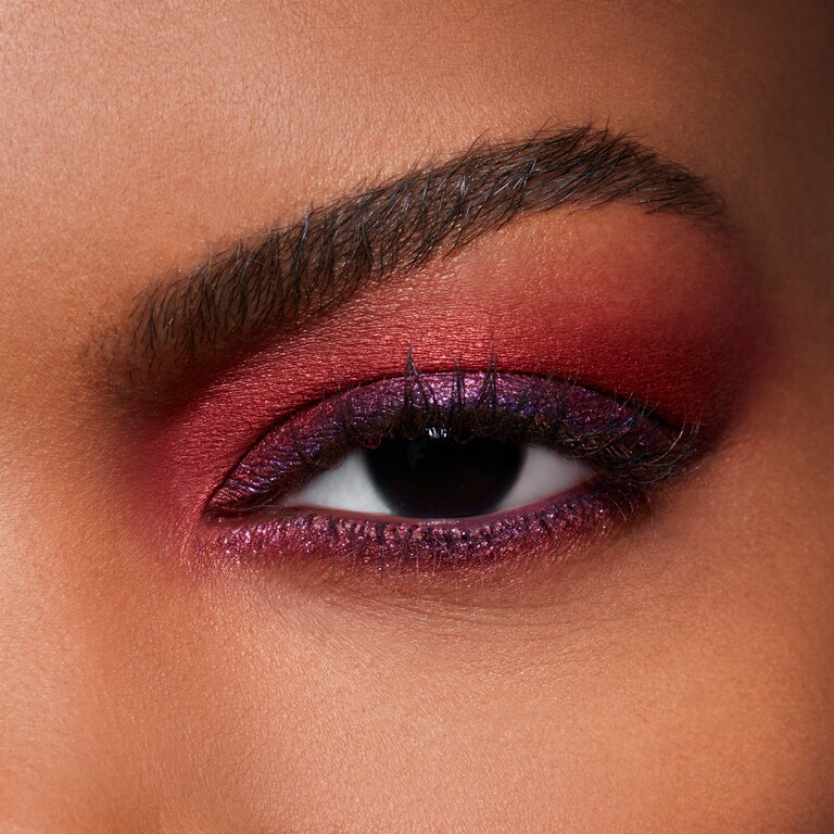 Small Eye Shadow, 1.3 g, Ruddy, Model