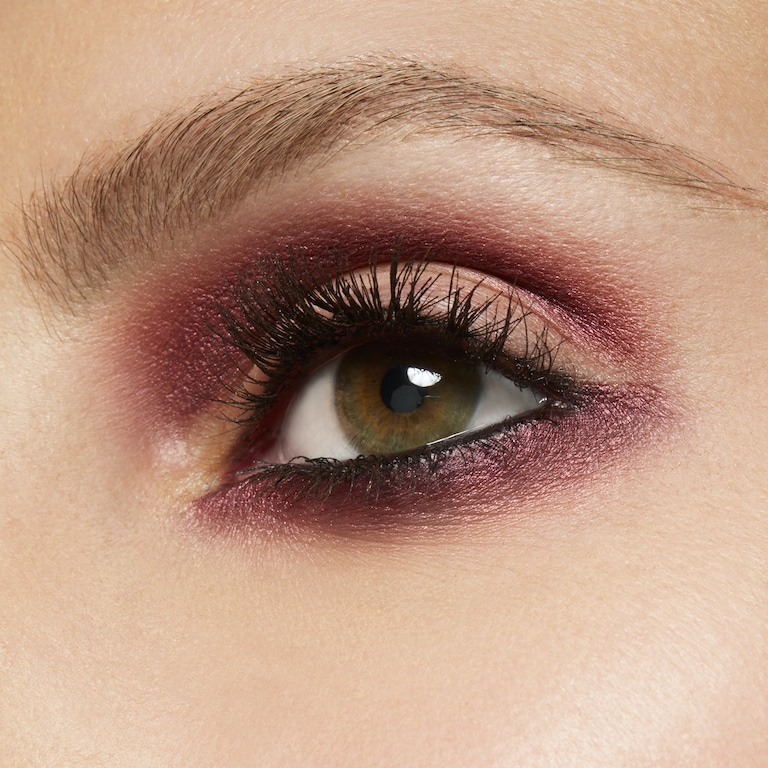 MOODY BLOOMSEye Shadow, CRANBERRY , 1.5g, Model, Light Skin Tone